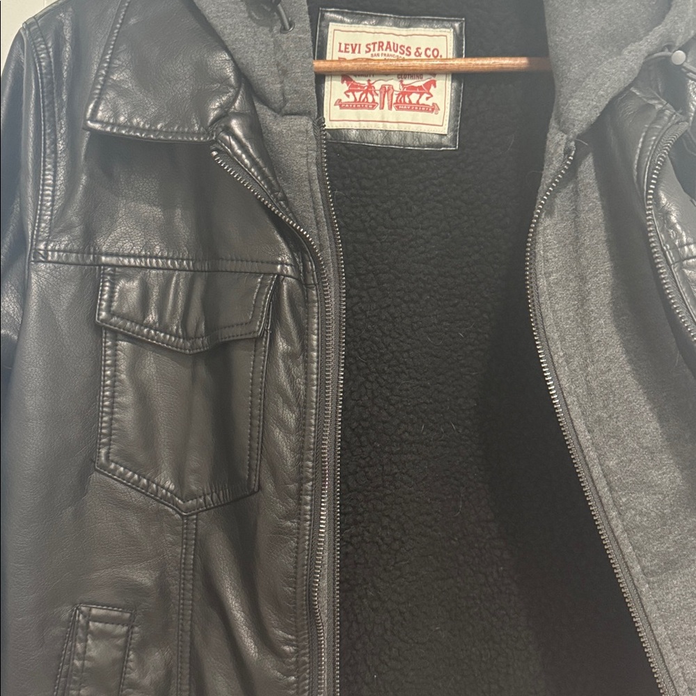 Levi's Black Leather Jacket - Picture 5 of 7